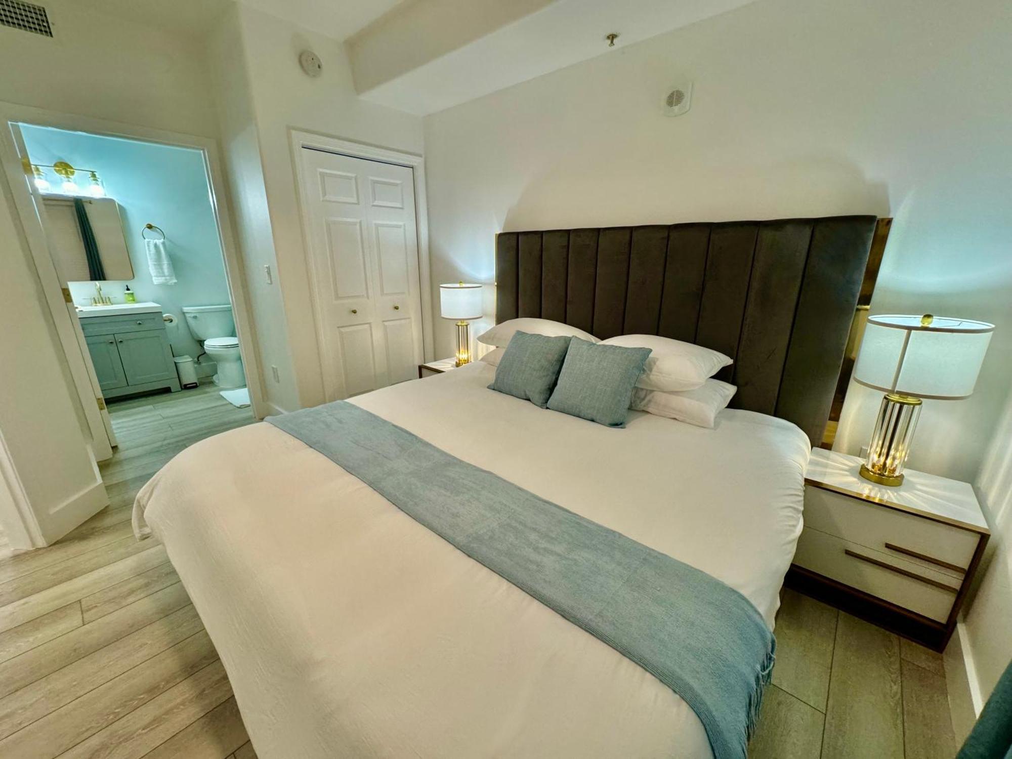 Balcony King Suite - Lake & Pool View أورلاندو المظهر الخارجي الصورة