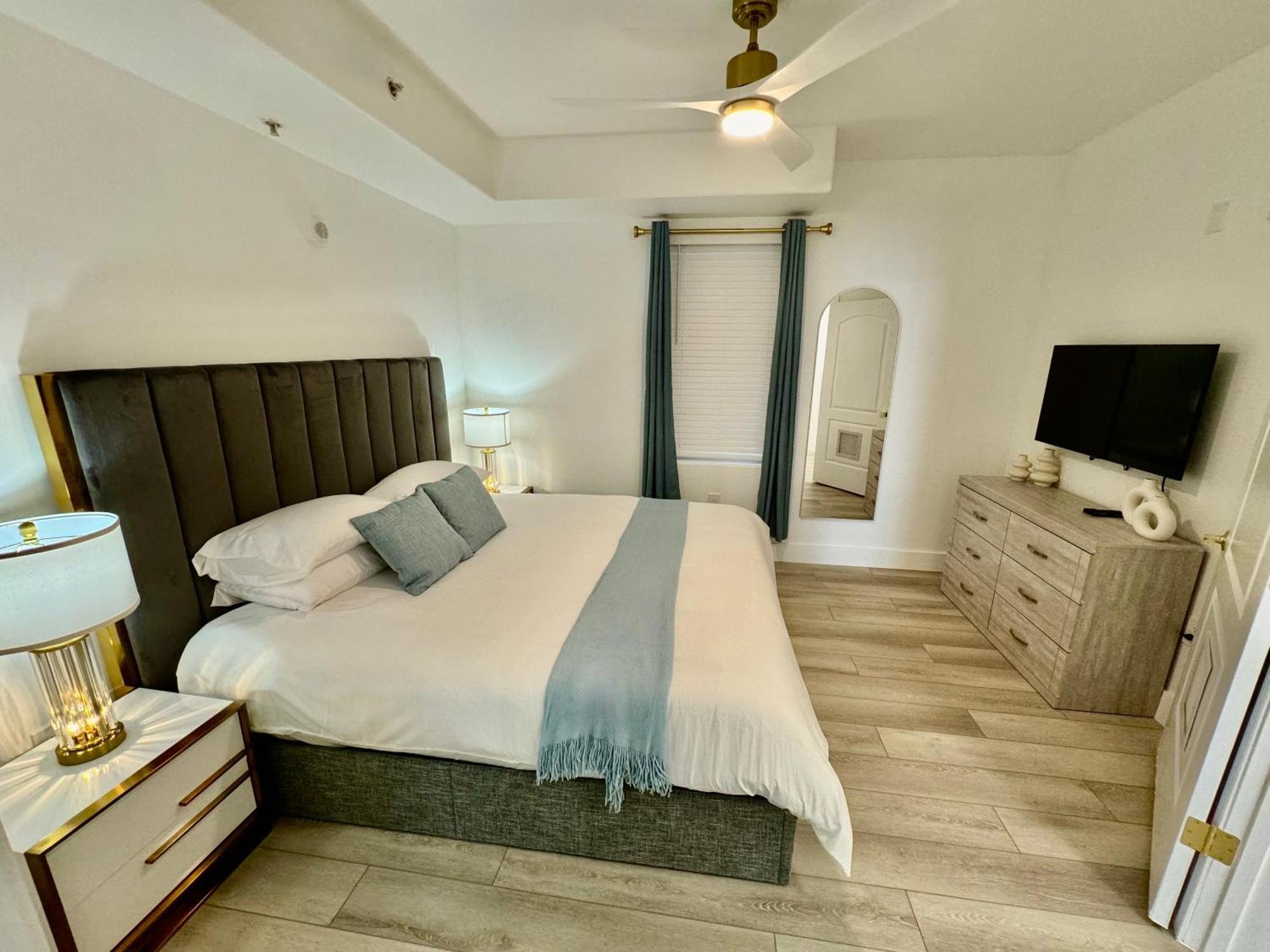 Balcony King Suite - Lake & Pool View أورلاندو المظهر الخارجي الصورة