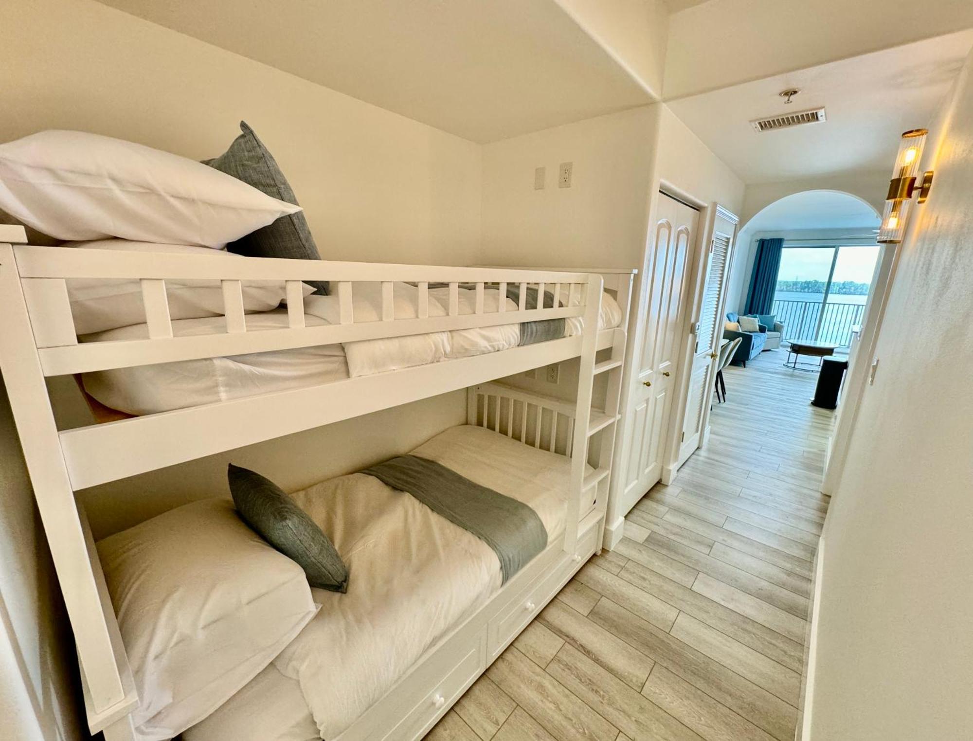 Balcony King Suite - Lake & Pool View أورلاندو المظهر الخارجي الصورة